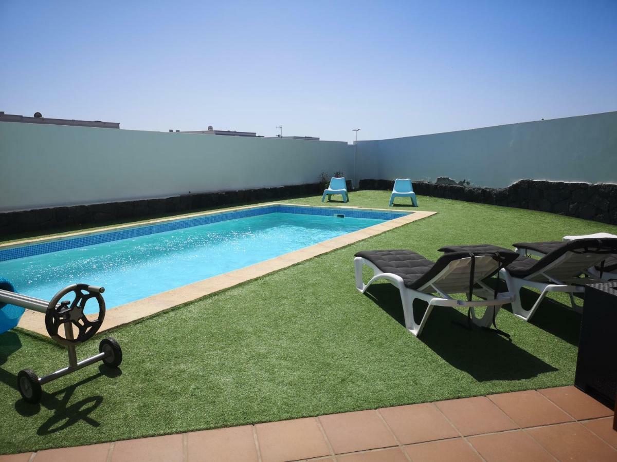 Villaantonia Private Huge Heated Pool And Super Fast Wifi * Playa Blanca (Lanzarote)