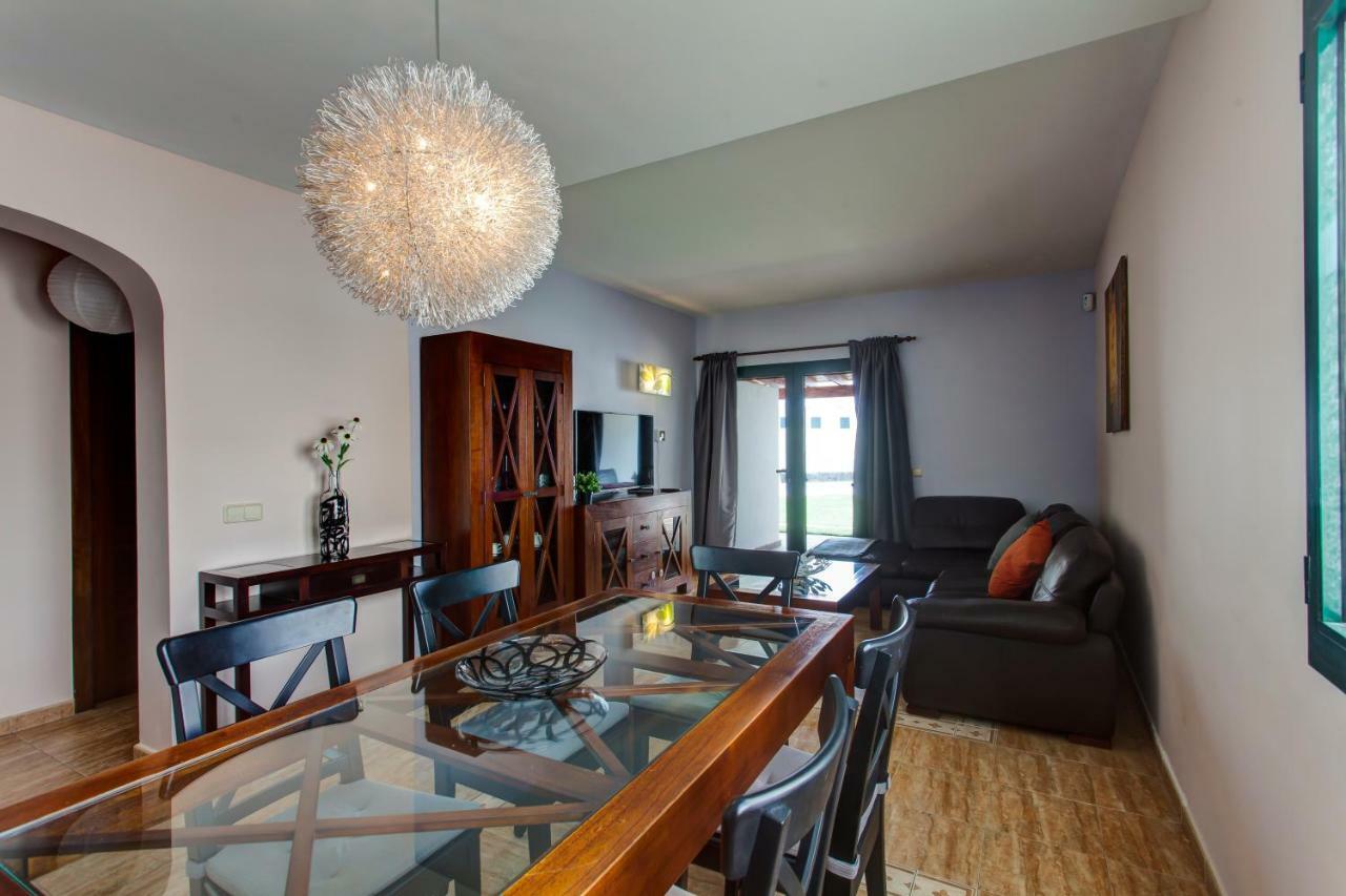 Villaantonia Private Huge Heated Pool And Super Fast Wifi * Playa Blanca (Lanzarote)